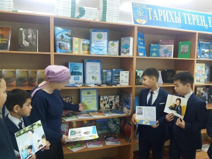 "Мейірімін төгетін ана" онкүндік көрмесі