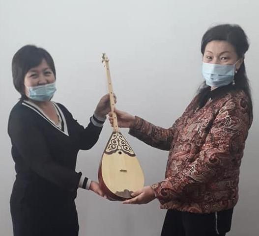 "Домбыраны сыйға тарт" атты акциясы ұйымдастырылды